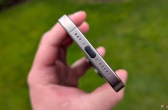 This $6 dirt-cheap solution keeps my phone’s USB port free of debris