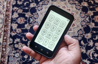 I tried this minimalist phone and it was a weird experience