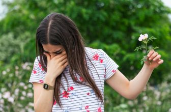 This ‘Molecular Shield’ Might Stop Pollen Before It Wrecks Your Nose