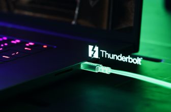 5 reasons why I’d buy a Thunderbolt 5 dock instead of Thunderbolt 4