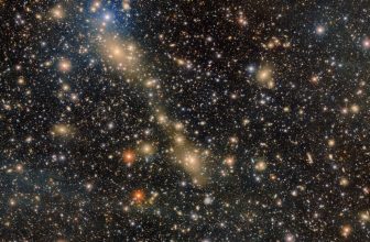 Deepest-Ever Field Image of Giant Galaxy Cluster Is a Brutal Reminder of Your Cosmic Insignificance