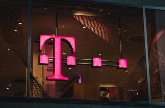 T-Mobile now officially owns UScellular